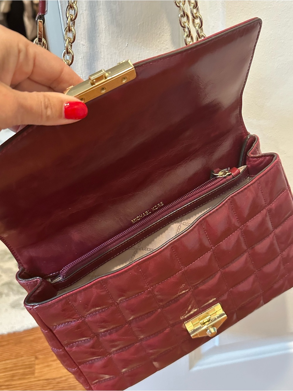 Michael Kors Extra Large Soho Quilted Berry Color Leather Chain Shoulder Bag – - Picture 2 of 10